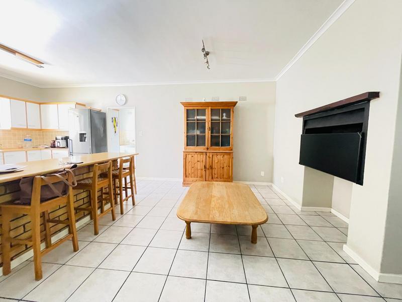 4 Bedroom Property for Sale in Panorama Western Cape
